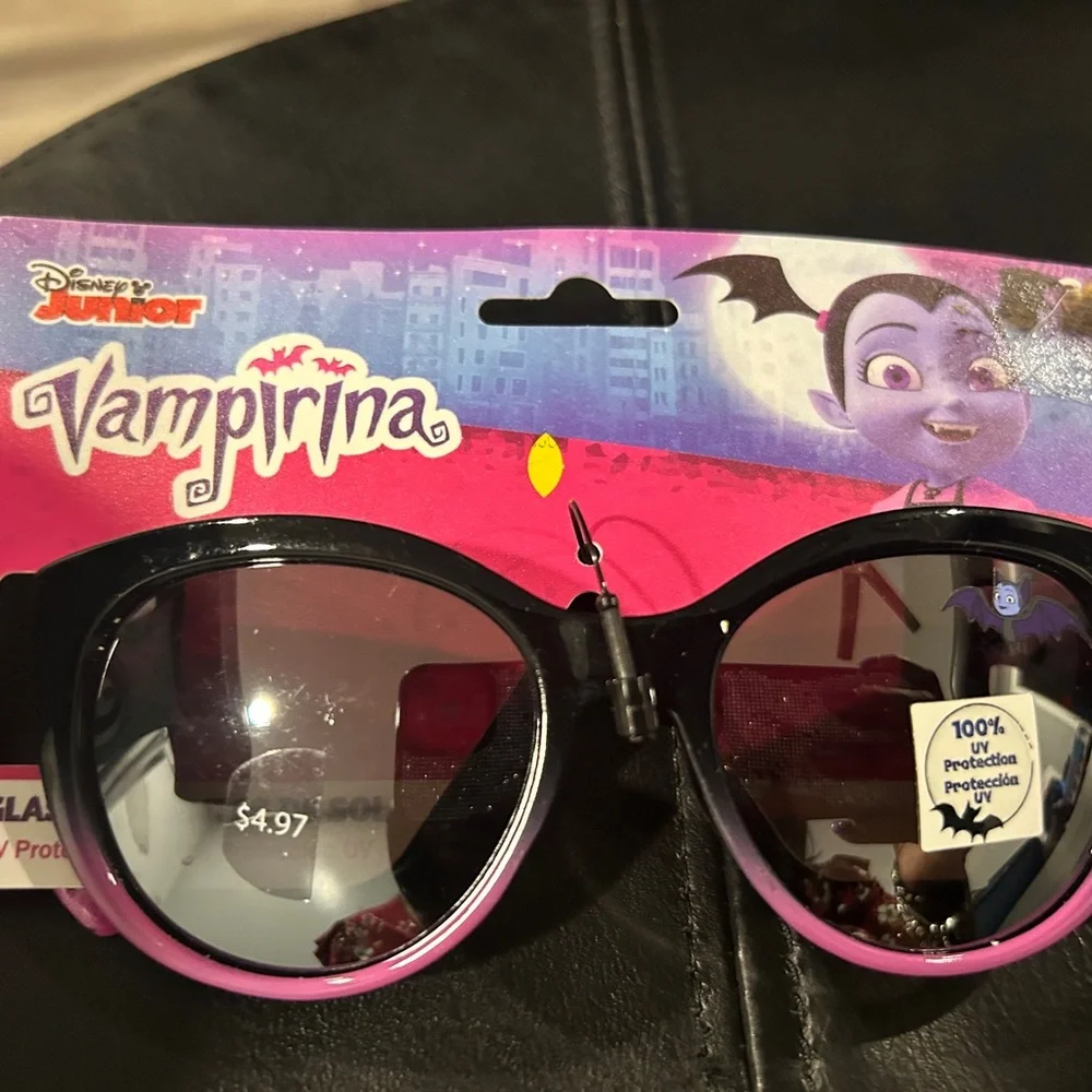 Vampirina and Hello Kitty Kids Sunglasses Set - Pink